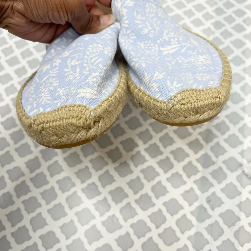 NWOB Soludos Blue Bonnet Slip On Espadrille Loafers in Blue